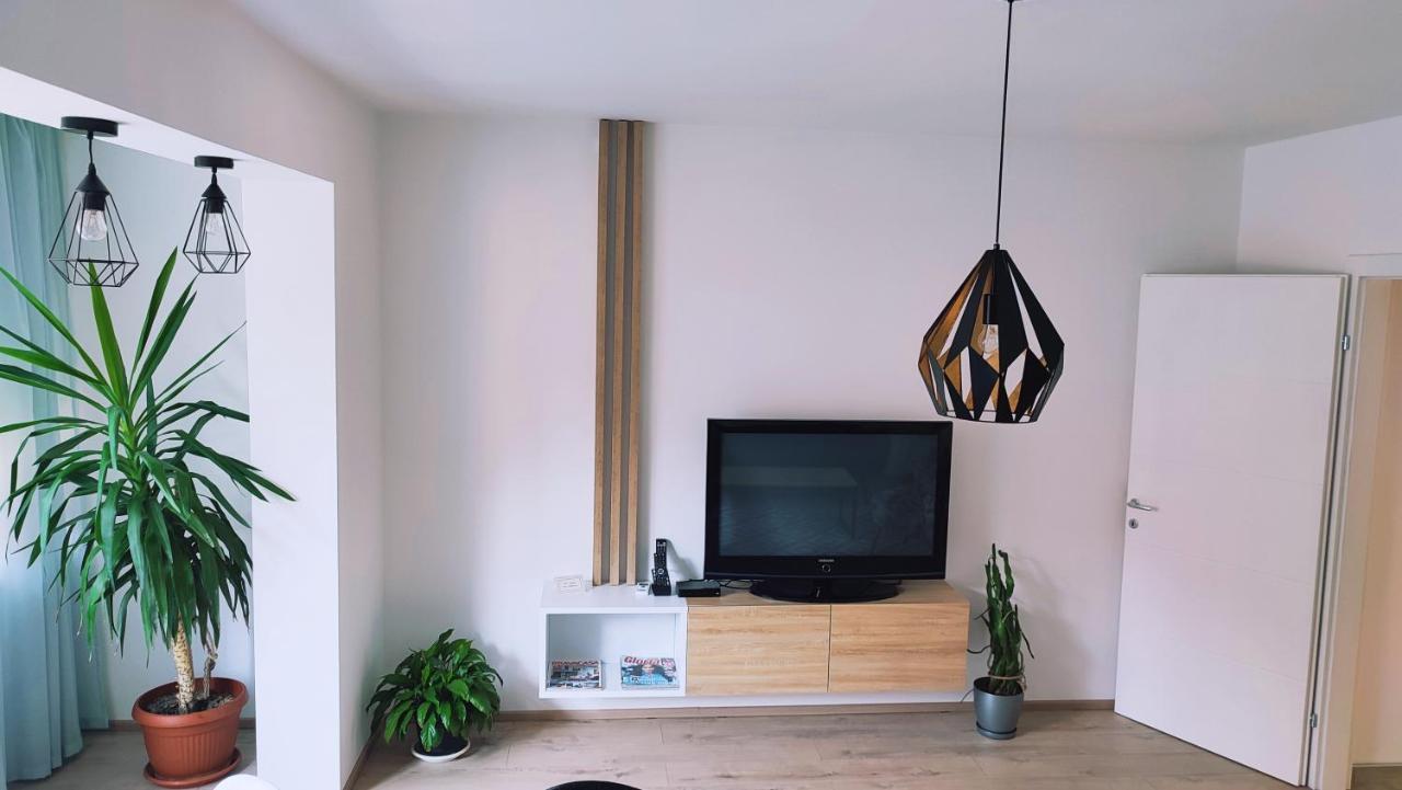 Apartman Lena Apartment Tuzla Exterior photo